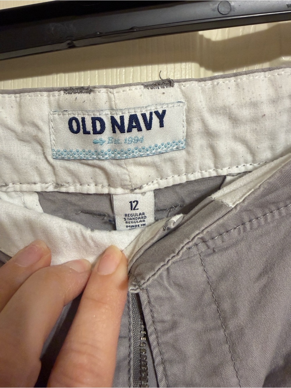 Old Navy Women's Gray Chino Bermuda Shorts - Picture 3 of 3